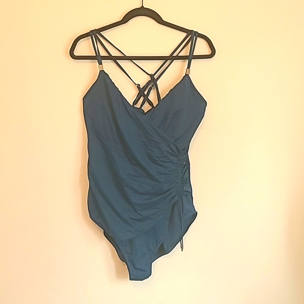Miraclesuit Cordon Bleu Celeste One Piece Underwire Swimsuit Size 16